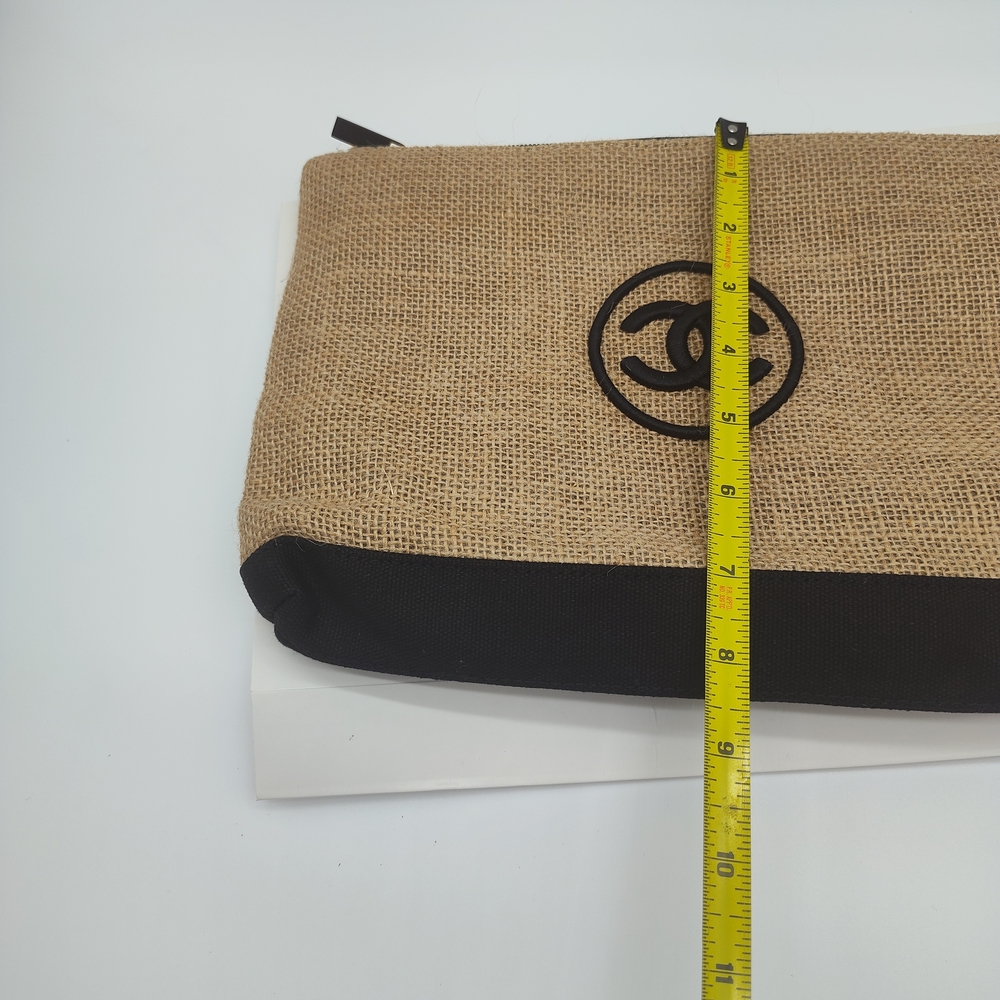 CHANEL Jute Cosmetic Pouch CC Logo Beige Black Beauty Gift NIB Large - Picture 7 of 7